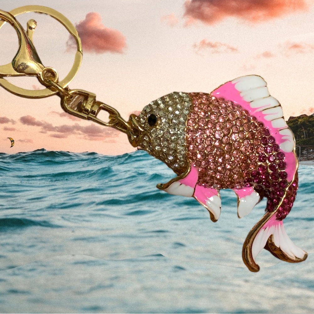 Rhinestone Fish 🐠 Keychain/Bag Charm